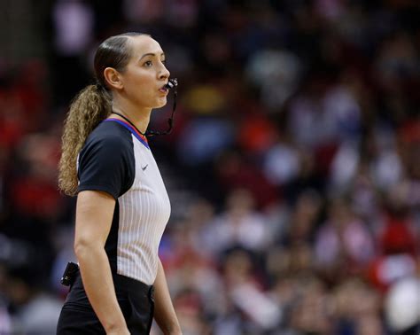 All female officials in women’s Final Four for 1st time ever